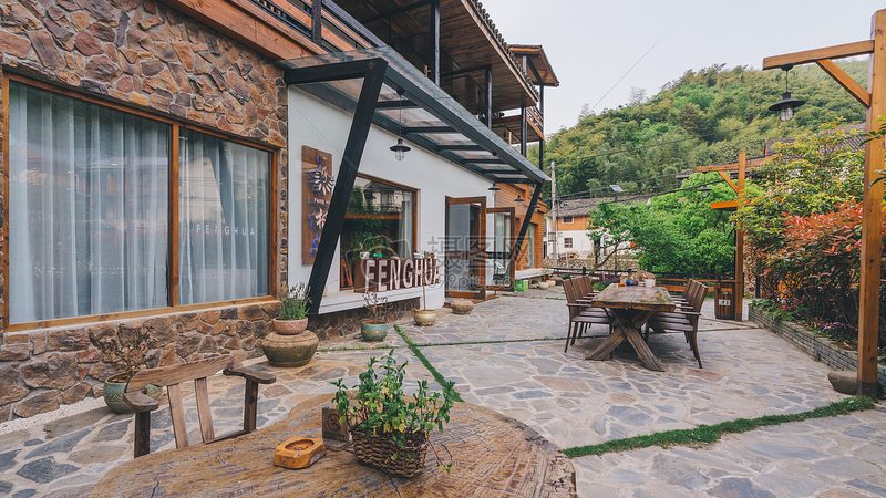 云南旅游线路批发报价：揭秘线路组合与价格策略